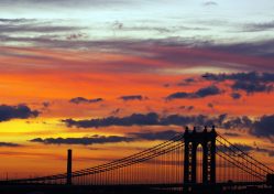 Manhattan Bridge at Sunrise, photo by Tattooed JJ.