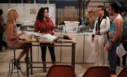 2 Broke Girls episode 5 recap: Flash mob & 90s horse party