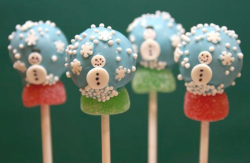 Brokelyn holiday gift ideas: cake pops.