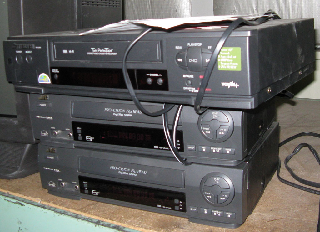 Craigslist freebie of the day: The last known VCRs in Brooklyn